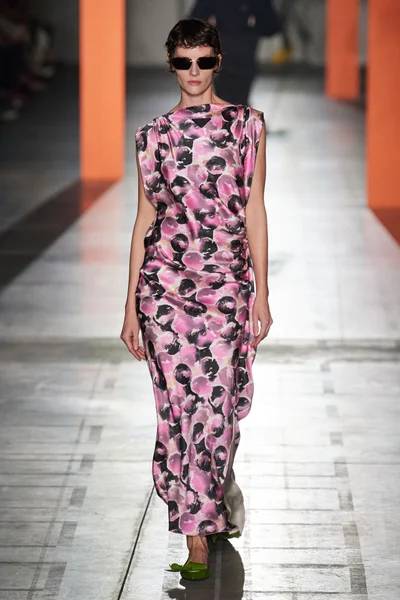 Look 50